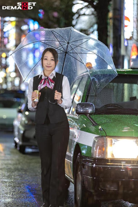 SNS総フォロワー9万人 人妻女性タクシードライバー 春木蘭子 45歳 AVDEBUT「丁寧な接客を心掛けていますが乱暴な不倫SEXが大好きです」 画像1