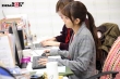 勝手にAV発売！SOD女子社員 ちょっと可愛いちっぱいちゃんに業務命令で男性社員のち○ぽを全裸でおしゃぶりさせちゃいました♪制作部2年目アシスタントプロデューサー真… 真田琴サンプル画像8