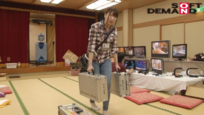 可愛すぎる新人ADちゃんが…AV撮影の裏側大公開！SOD女子社員 制作部1年目 片岡絵里_0