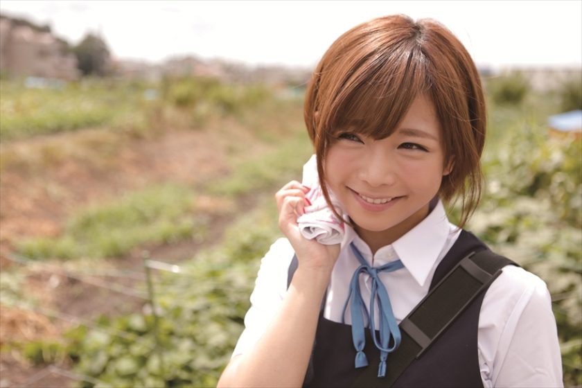 紗倉まな 舐めたいカラダ 中年オヤジに足の指から耳の裏まで舐め尽くされる変態SEX_8