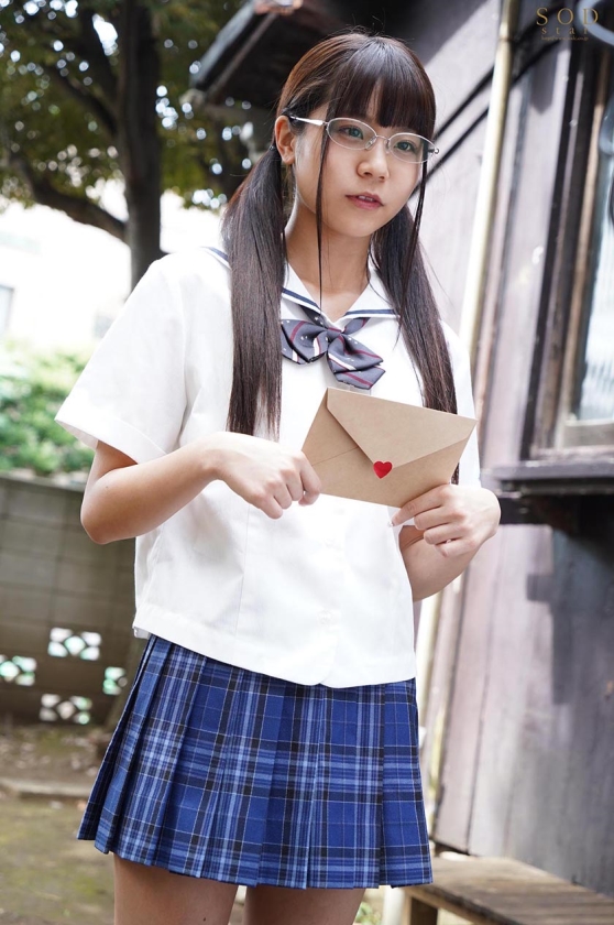 10年ぶりに再会した幼馴染みに馬乗りプレス 永野いち夏_0