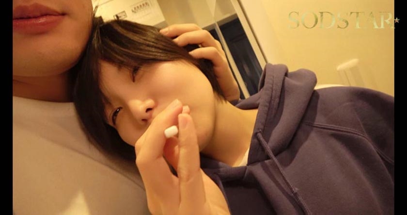 「3日間すっぴんで過ごす彼女と休日4SEX」付き合って1ヵ月の僕らは仕事終わりの金曜日に僕の家の最寄り駅で待ち合わせをして、初めてお泊りをした。翌日彼女は帰る予定だったけど、まだずっとそばにいたくて、週末はずっと僕の家でSEXをしていた。そんな何の変哲もない恋人同士のありふれた休日記録。 柴崎はる 画像12