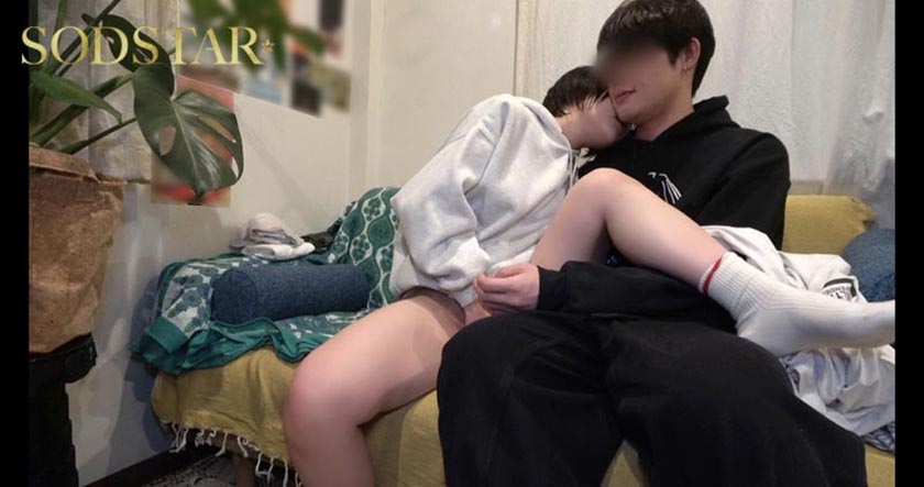 「3日間すっぴんで過ごす彼女と休日4SEX」付き合って1ヵ月の僕らは仕事終わりの金曜日に僕の家の最寄り駅で待ち合わせをして、初めてお泊りをした。翌日彼女は帰る予定だったけど、まだずっとそばにいたくて、週末はずっと僕の家でSEXをしていた。そんな何の変哲もない恋人同士のありふれた休日記録。 柴崎はる 画像9