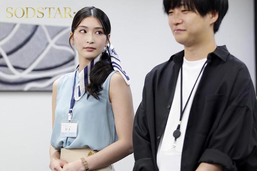苦手な同僚と飲み会帰り勢いでワンナイトしてしまったら 膣奥フィットするチ○ポの相性が良すぎて人生最高の絶頂感を味わってしまい… 全然好きじゃないのにおかわりセックスしまくった 本庄鈴 画像1