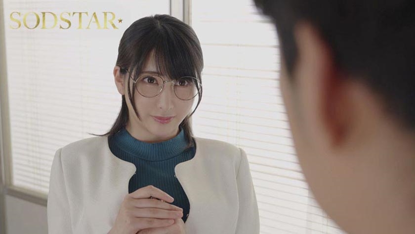 クールな外見で常にしごできオーラを放っている夏目部長 いざ下についてみるとポンコツ判明 仕事はぜんぶボクに丸投げだけど 残業後は飲みに連れてってくれ自宅で生マンまでさせてくれる とっても優しいクーデレ女上司 夏目響 画像5