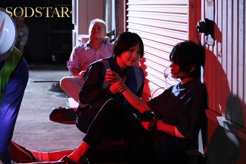 【性処理救助】避難生活で正義感あふれる災害レスキュー隊員が救助の一環として、集団中出しを受け入れるまでの1か月間 柴崎はる 画像2