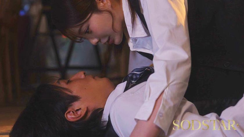 閉店後の棚卸しで終電を逃した俺はバイトの子の家に泊まることに 頑なにすっぴんを拒む姿が可愛くて火が付いたが逆に絶倫腰フリマシーンと化した彼女に朝までしぼり取られた 神木麗 画像1