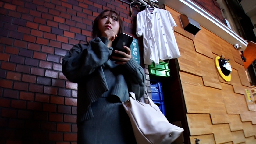 街角で見つけた美女をナンパしてホテルに誘いエッチなゲームに参加!むっつりヤリマン美女とそのままノリパコヤリまくりSEX! 画像1