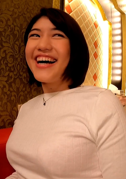 金曜の夜、バイト帰りの清楚系美女をナンパして食事に誘うと…押しに弱いのかそのままホテルにイン！ホントはヤリマン女とノリパコSEX！