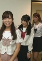 夜な夜な行われる乱行パーティー！3人の女(20)とイチャイチャ楽しむ中年オヤジ！