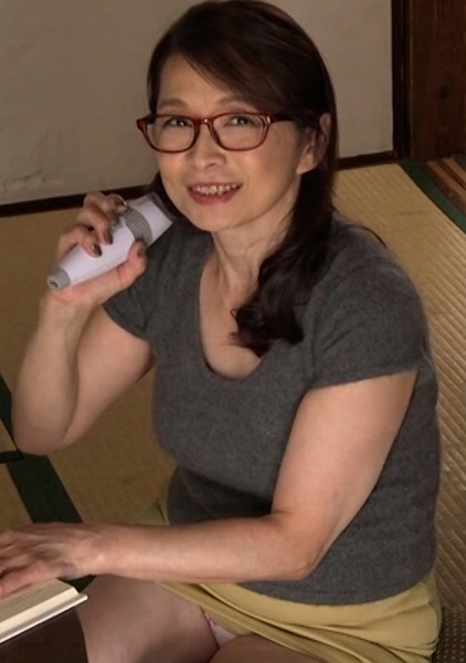 欲求不満と寂しさから中出ししてしまい…。昭和の官能エロス！