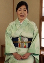 和服が似合う五十路熟女が自由奔放に生きてきた証のAV出演！？若い肉棒に貫かれ快感に溺れる初撮り中出しSEX！