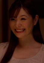 旦那の中折れが原因で欲求不満がピークの奥さん、旦那が出張のある日お隣の若い男の子を誘惑!?果てしない欲求不満の捌け口は若いチ○ポを咥えて離さない!