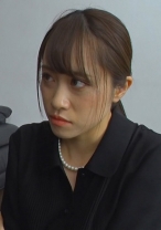 夫の1周忌に夫の弟に抱かれ喪服を脱ぎ遺影の前で熟れた女盛りのカラダを何度もイカされる美しい潮吹き未亡人！