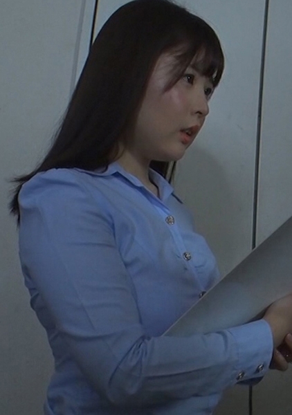 素行の悪い隣人に嘆願書を渡しに行くと…流され肉棒を咥えさせられる若妻！抗えず背徳の不倫性交の虜となりイキ狂う若妻！