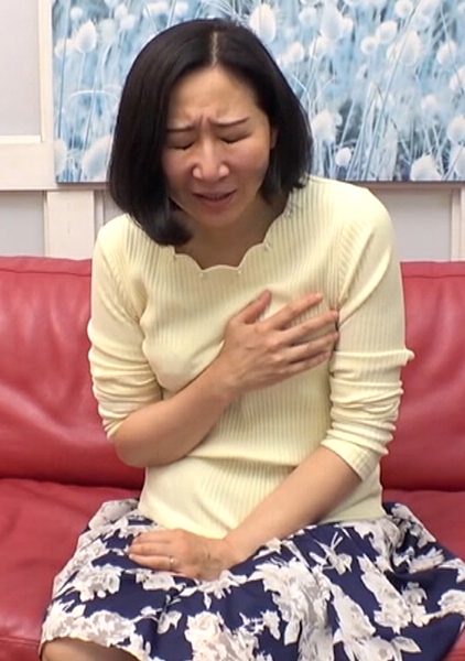 義理のせがれの物凄い大きなイチモツを見てしまい…思い出しオナニーに耽っていると…義理のせがれと禁断関係に堕ちる女盛りの義母。