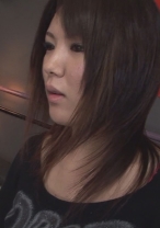 気付いた時にはもう遅い！外国人にそれとなくついていったらAV撮影だった！戸惑いながらも肉棒を口に頬張りヌレヌレのアソコに即挿入！勝手に中出し！