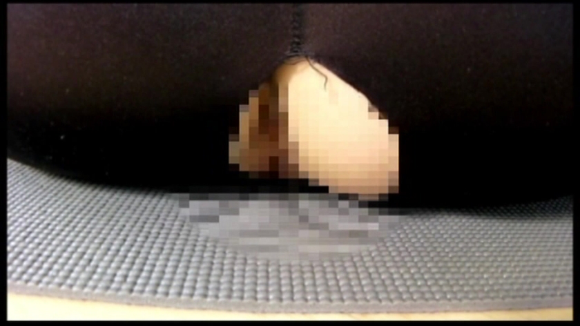 ピラティススタジオの恥ずかしい女の子_14