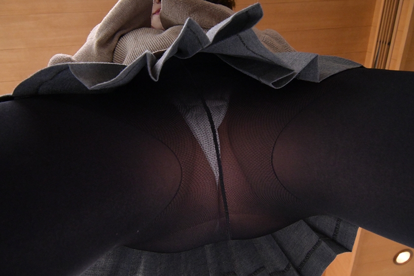136SW-1064 黒タイツパンツで元気づけてくれるお従姉ちゃん! ほらほらいっぱい見て仕事の疲れも精子もドピュッと出してスッキリしちゃおうよ!協力してあげるね! サンプル画像2