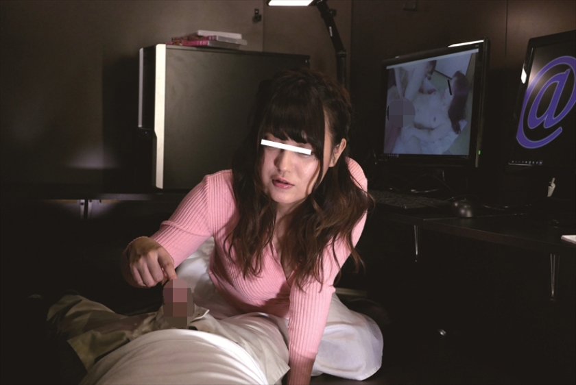 緊急速報！エロ本やエロビデオを見ている若い女子が、深夜のネットカフェに急増中！！_7