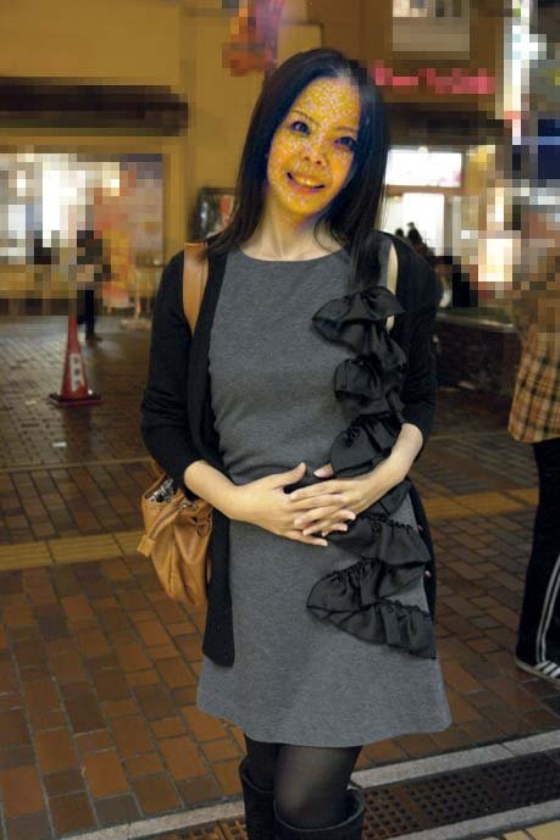不倫に溺れる奥様 10人 4時間 夫とのセックスだけでは満足できない浮気妻は不貞行為の快感に夢中!肉欲奥様の破廉恥情事 画像1