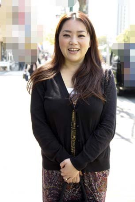 人妻ナンパ ザーメン中出し 抑えきれない性欲が高まると街に出没しフェロモン出してナンパ待ちの貞操観念激薄奥様 お願い!私の子宮の中に生でちん〇を挿入し濃厚精子発射して 画像6