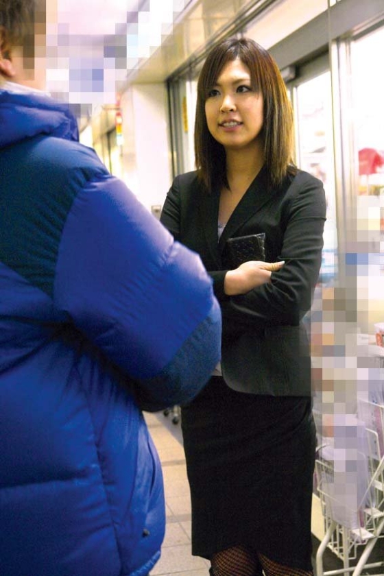 奥様ナンパ ザーメン中出し 16人 5時間 夫とのセックスだけでは満足できない浮気願望の強い奥様 街に繰り出しナンパされ行きずりセックスをエンジョイして濡れ濡れマン〇を熱い精液で満タンにするエロ妻たち 画像7