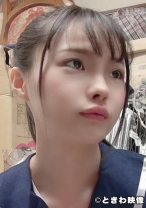 華奢で小さい女の子が制服コスプレでブス男たちに弄ばれる!