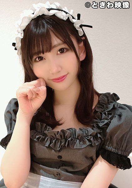 撮られ願望がある自前で衣装を作る現役レイヤーはブス男の生チンでオマ○コはびしょ濡れになり中出しを許した！