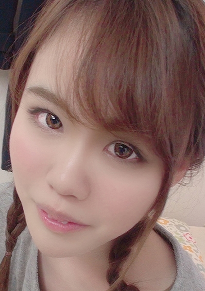 撮られる事への悦びが芽生えた色白スレンダー娘はブス男精子を顔で受けマ○コに中出しされる！