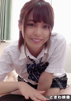 悪戯なキスで微笑む活発美少女に顔射！