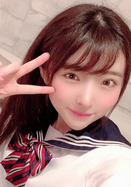 舌っ足らずな小柄な美少女のツルっとしたパイパンマ○コが気持ち良くて…我慢できず中出し！