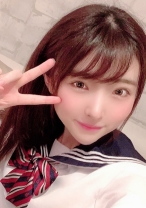 舌っ足らずな小柄な美少女のツルっとしたパイパンマ○コが気持ち良くて…我慢できず中出し!