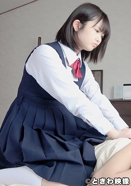 自撮りする娘にチンコを刺激されたら我慢できず手コキされ口内射精され巨乳オッパイ揉みしだきSEXへ！