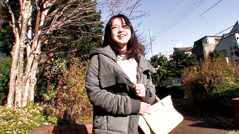 他人の妻はエロい！子持ち・人妻、旦那に内緒でお小遣い稼ぎAV出演_2