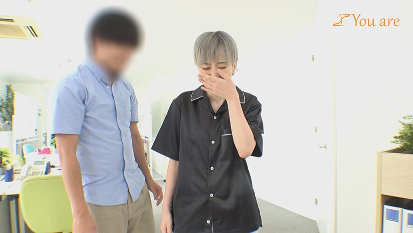 タレント志望の関西弁な銀髪ボーイッシュFカップ女子！AV面接で即日ハメて腹奥まで突かれてイキ狂う！ 沢尻ウタ 画像2