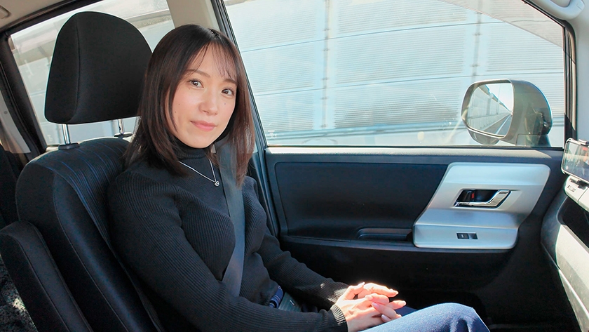 職場で知り合った美人パートの長瀬麻美さんは人生で一度も精子を飲んだことが無いみたいで、ラブホ飲みで距離感縮めてSEXしたらゴックンしてくれたので旦那が帰宅するPM22:00まで何度も精飲と中出しをした。 長瀬麻美 画像1