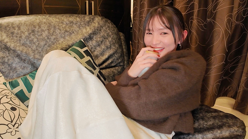 会社で高嶺の華、経理部の幸村泉希さんに打ち合わせと称して誘われて…ラブホに入ったら献身的なフェラをしてきたのでそのまま何度も精飲と中出しをした。 画像8